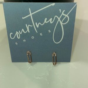 Safety pin stud earring